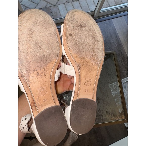 ALICE + OLIVIA Leather Lasercut Accents Gladiator Sandals Size 36/6 Bone White - Picture 7 of 8